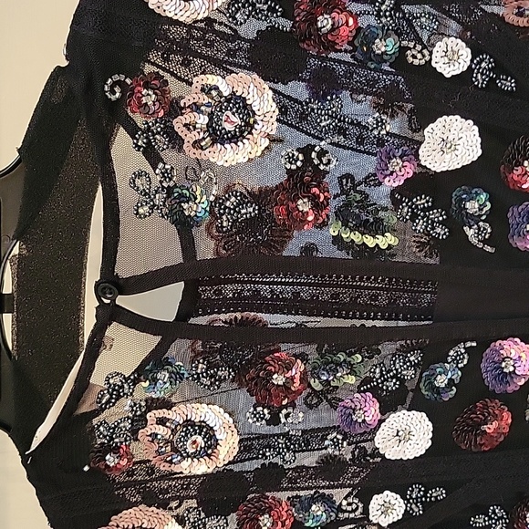 Chelsea & Violet black dress size 6 with sequined flowers - Picture 5 of 7